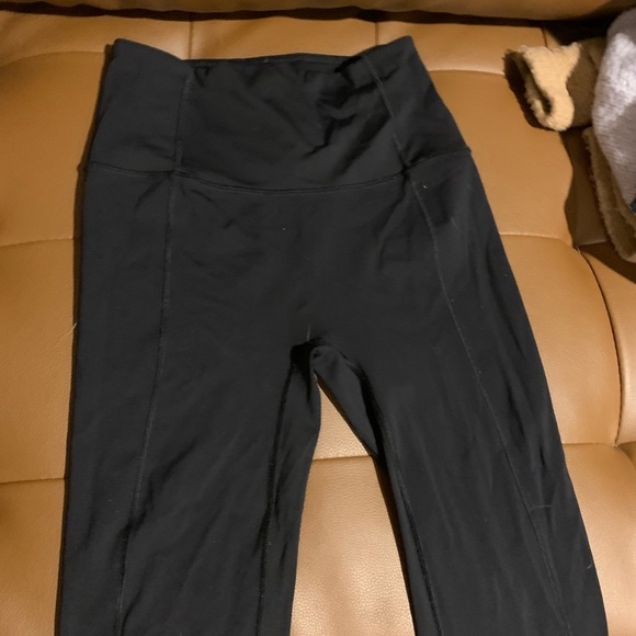 Black athletic leggings - Picture 2 of 4